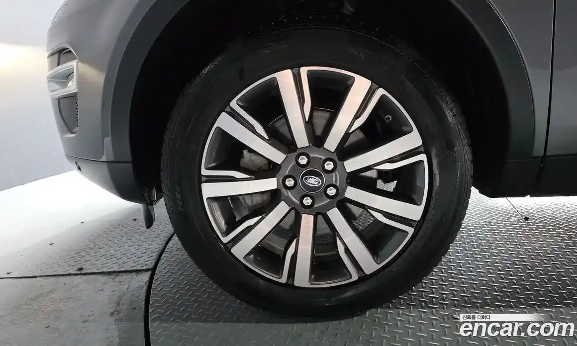 Land Rover Discovery Sport 2018 2.0 Автомат в Москве № 546250, фото 5