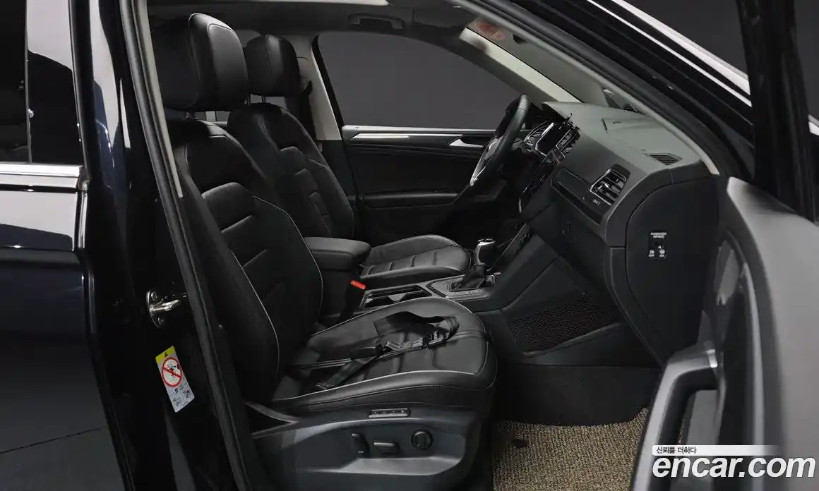 Volkswagen Tiguan 2023 2.0 Автомат в Москве № 547272, фото 11