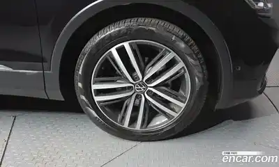 Volkswagen Tiguan 2023 2.0 Автомат в Москве № 547272, миниатюра 5