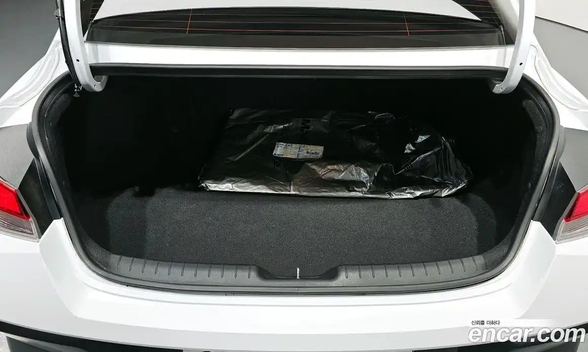 Hyundai Avante 2024 1.6 Автомат в Москве № 108308, фото 13