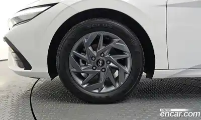 Hyundai Avante 2024 1.6 Автомат в Москве № 108308, миниатюра 10