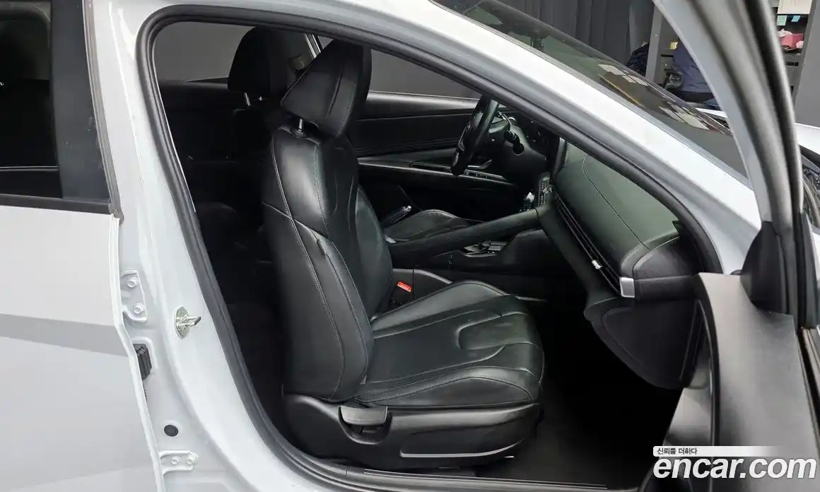 Hyundai Avante 2022 1.6 Автомат в Москве № 112935, фото 15