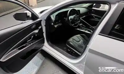 Hyundai Avante 2022 1.6 Автомат в Москве № 112935, миниатюра 3