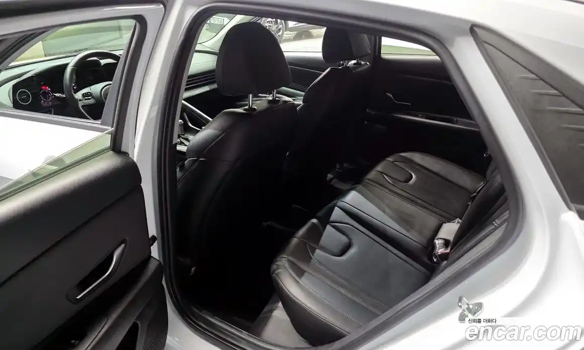 Hyundai Avante 2022 1.6 Автомат в Москве № 112935, фото 4