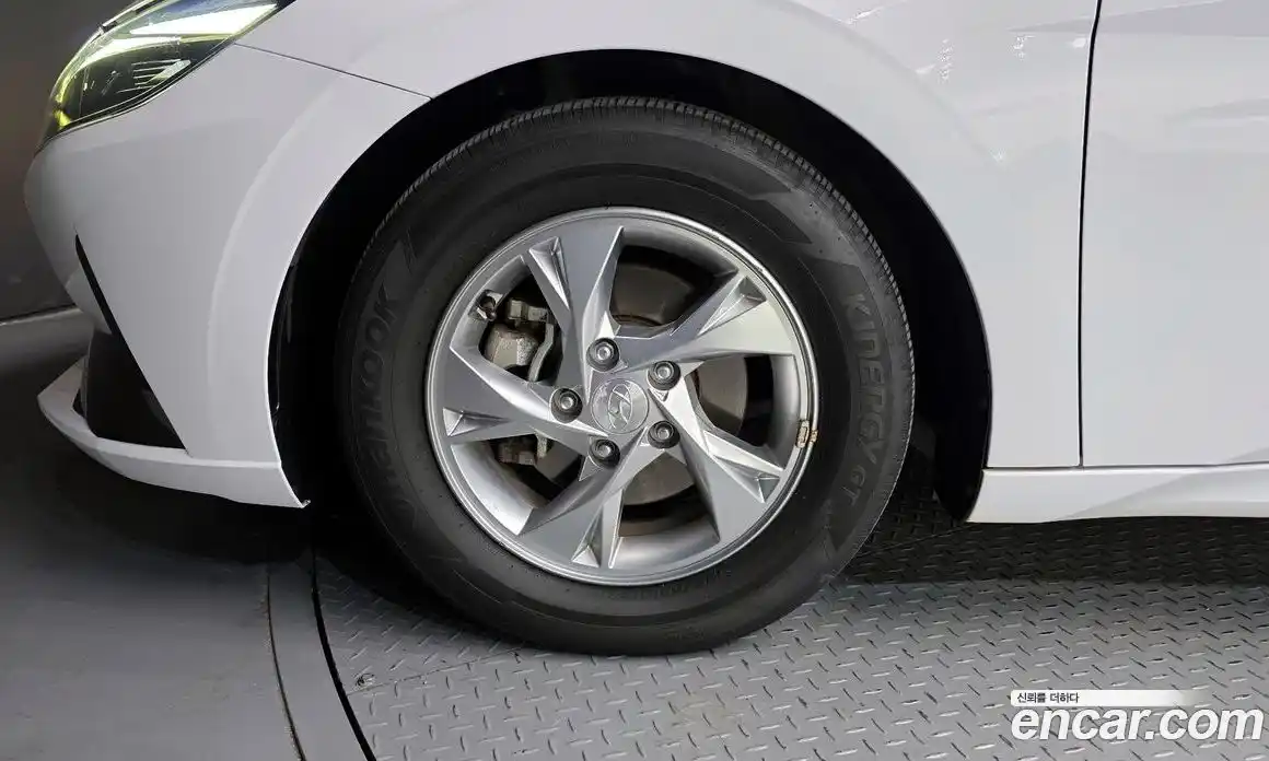 Hyundai Avante 2022 1.6 Автомат в Москве № 112935, фото 8