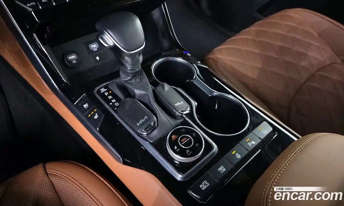 Kia Mohave 2023 3.0 Автомат в Москве № 121483, фото 13