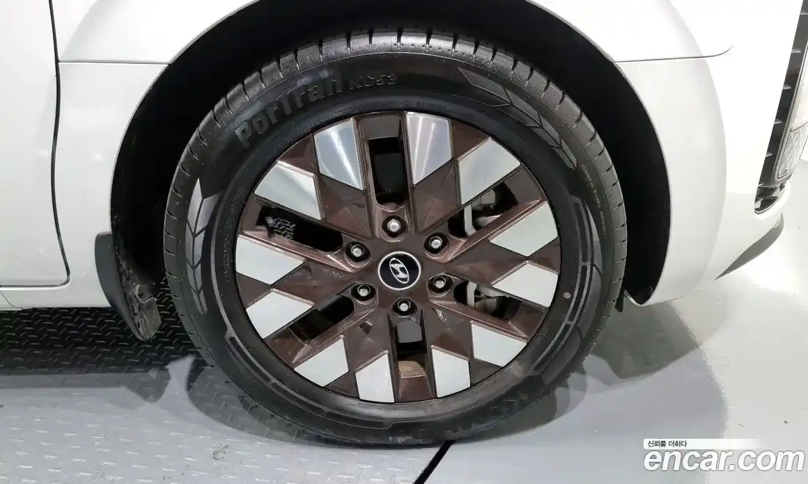 Hyundai Staria 2023 3.5 Автомат в Москве № 130755, фото 11