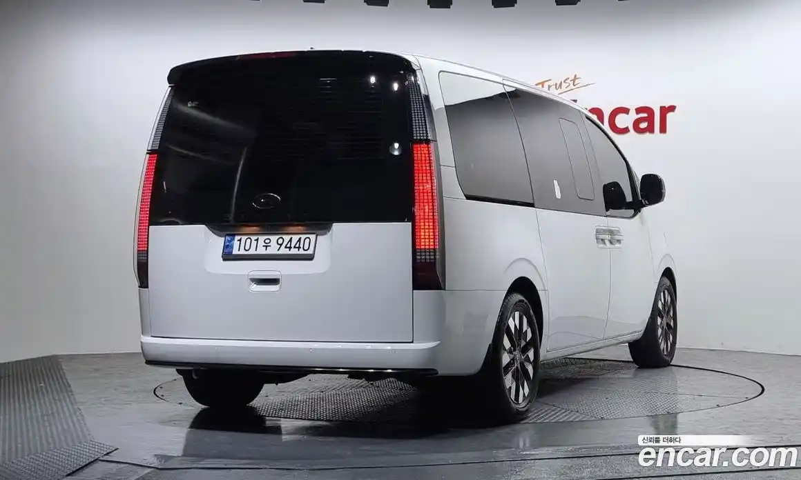 Hyundai Staria 2023 3.5 Автомат в Москве № 130755, фото 15