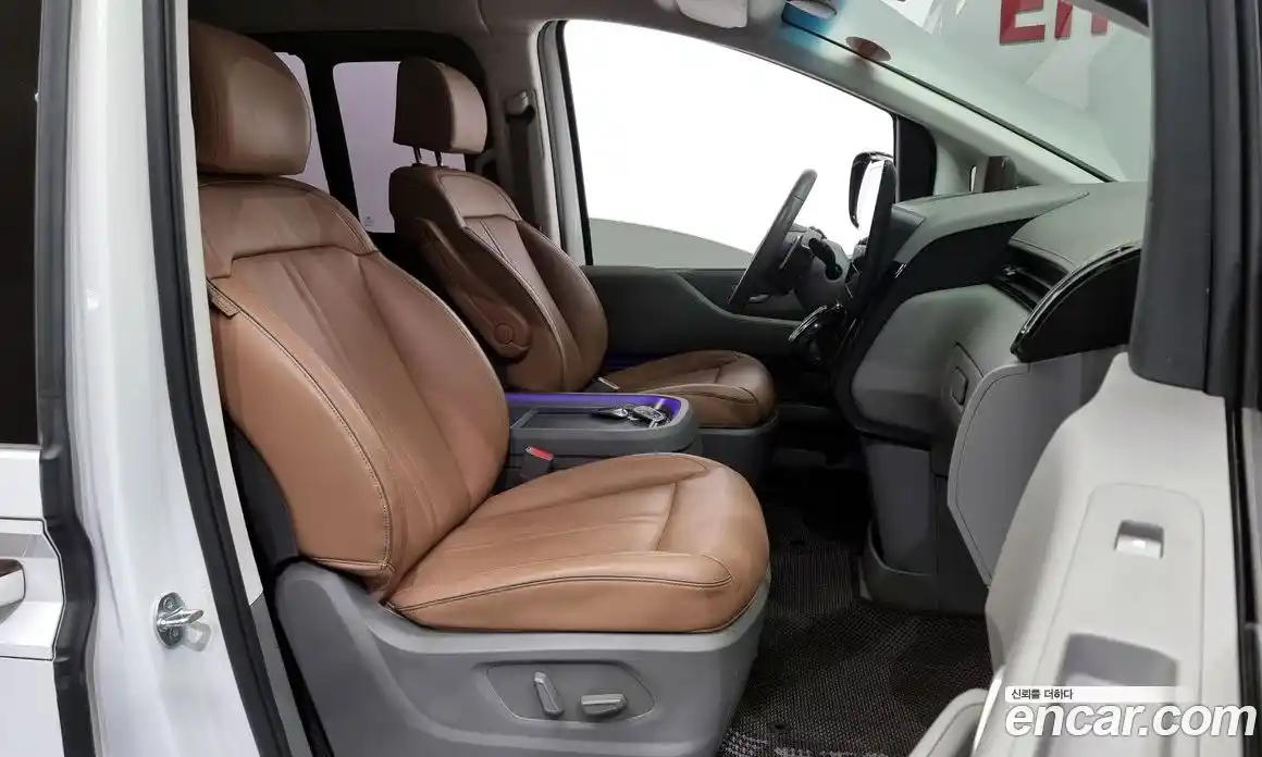 Hyundai Staria 2023 3.5 Автомат в Москве № 130755, фото 4