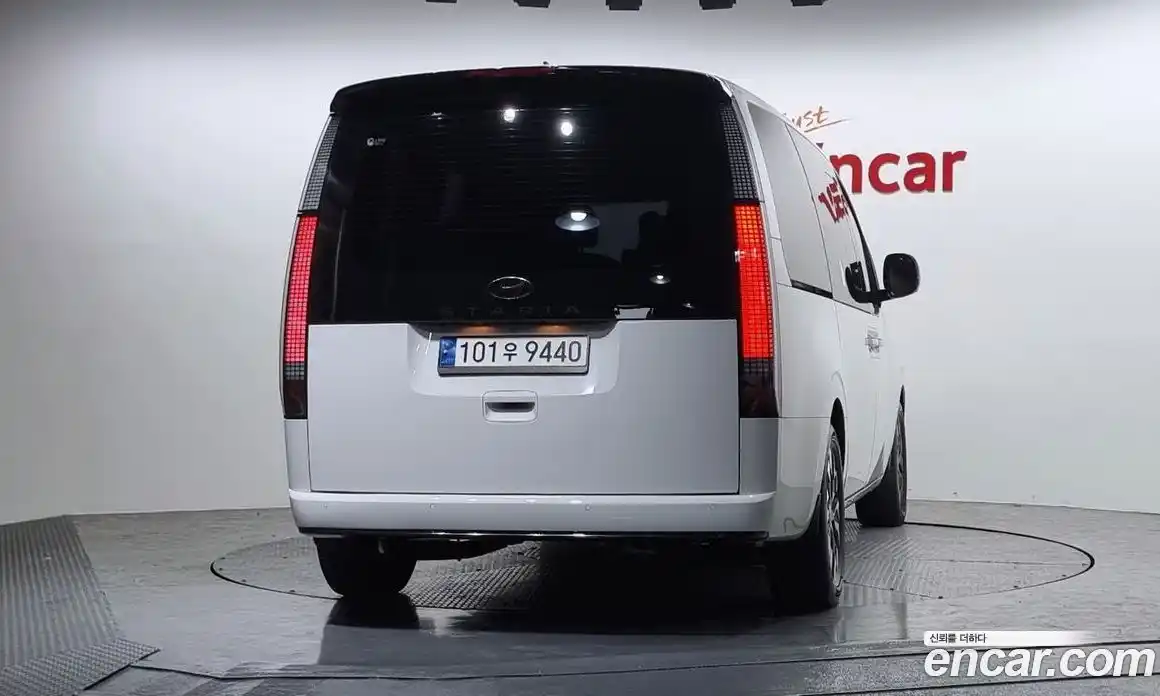 Hyundai Staria 2023 3.5 Автомат в Москве № 130755, фото 9