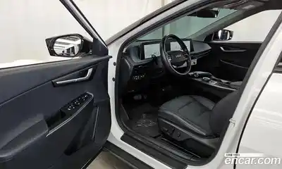 Kia EV6 2023 0.1 Автомат в Москве № 131129, миниатюра 4