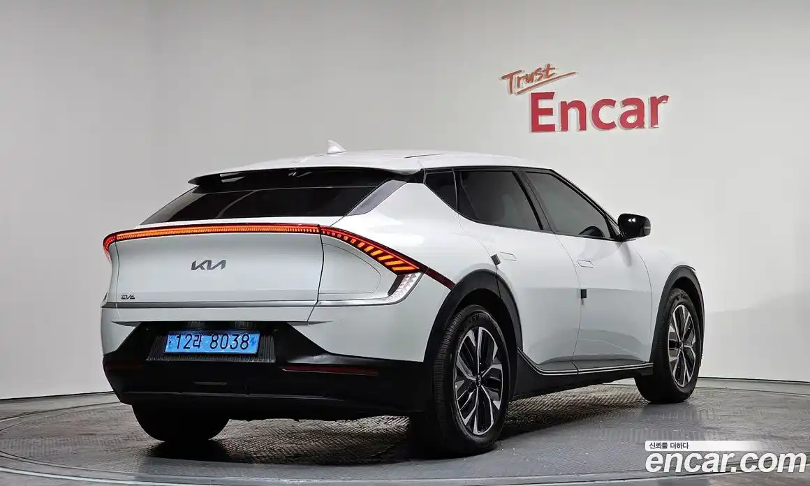 Kia EV6 2023 0.1 Автомат в Москве № 131129, фото 7