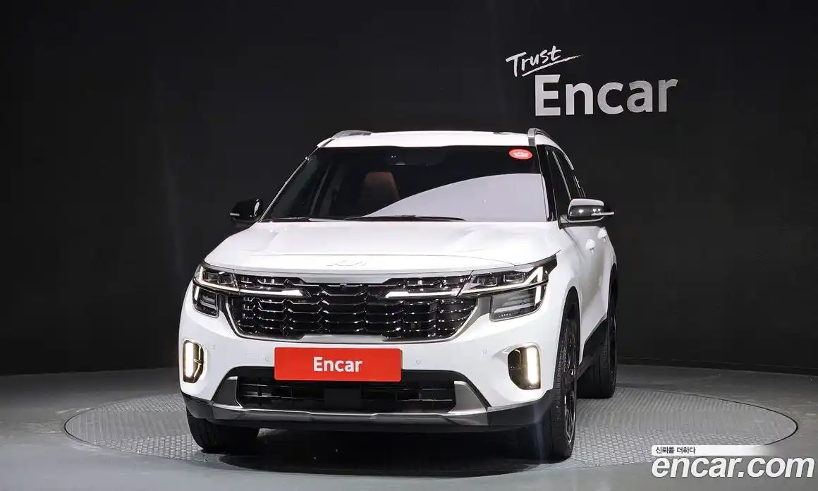 Kia Seltos 2023 1.6 Автомат в Москве № 132526, фото 3