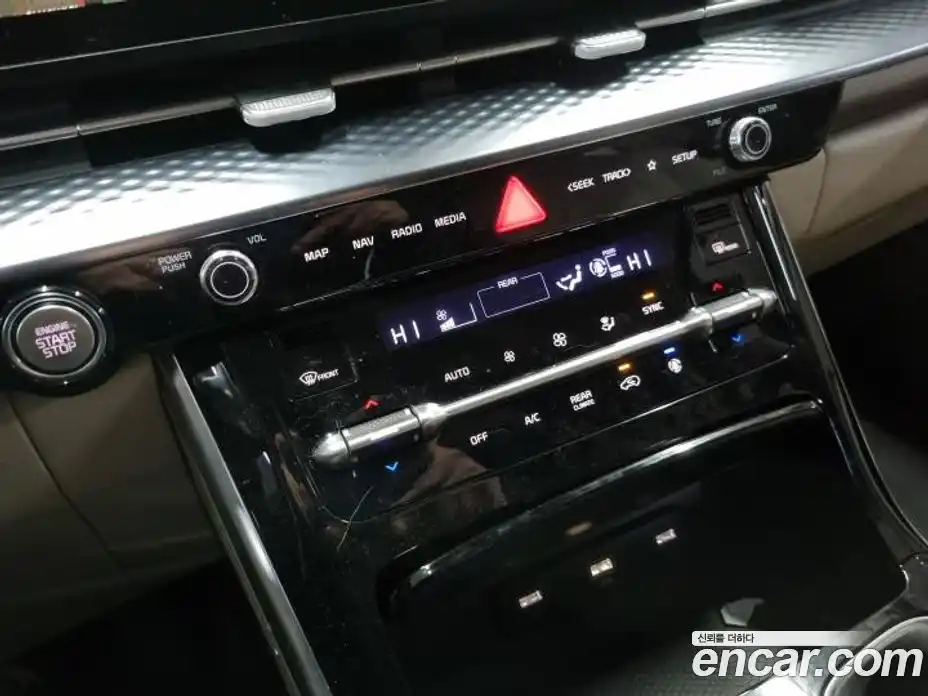 Kia Canival 2023 3.5 Автомат в Москве № 134085, фото 15