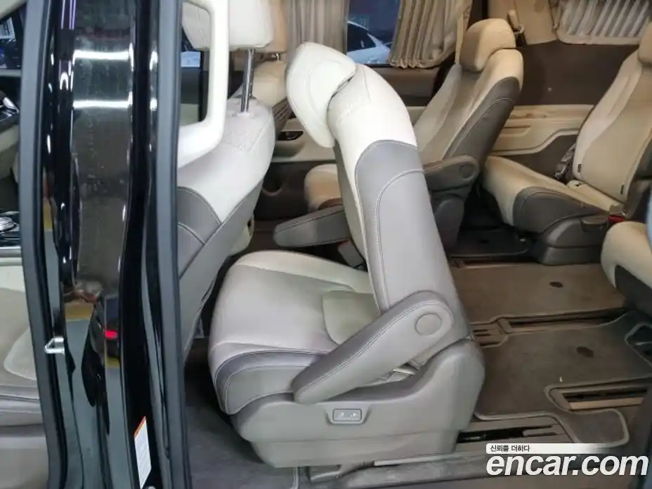 Kia Canival 2023 3.5 Автомат в Москве № 134085, фото 4