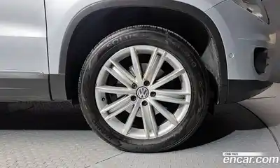 Volkswagen Tiguan 2013 2.0 Автомат в Москве № 134732, миниатюра 12