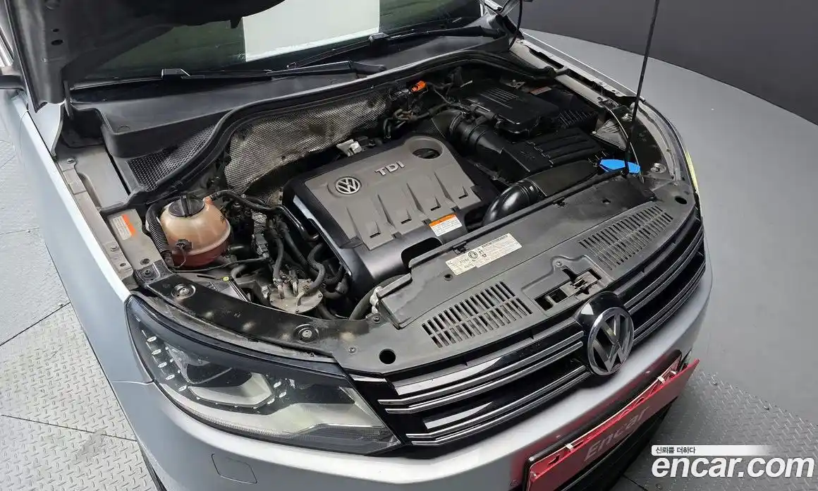 Volkswagen Tiguan 2013 2.0 Автомат в Москве № 134732, фото 13