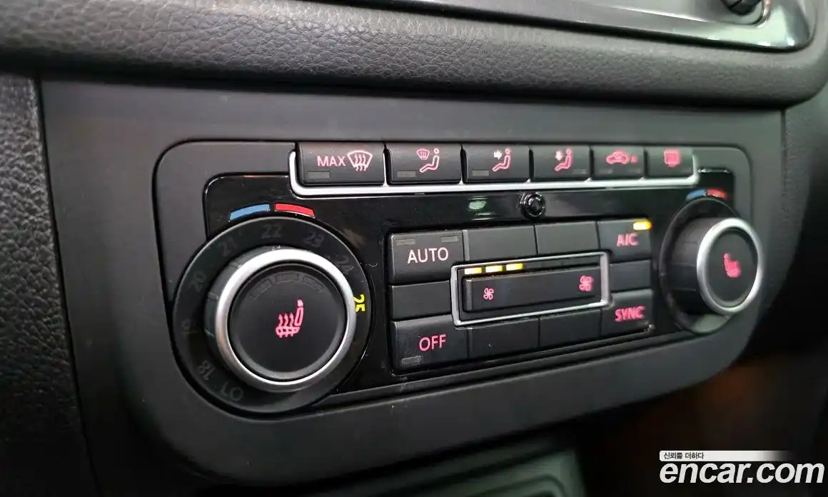 Volkswagen Tiguan 2013 2.0 Автомат в Москве № 134732, фото 14