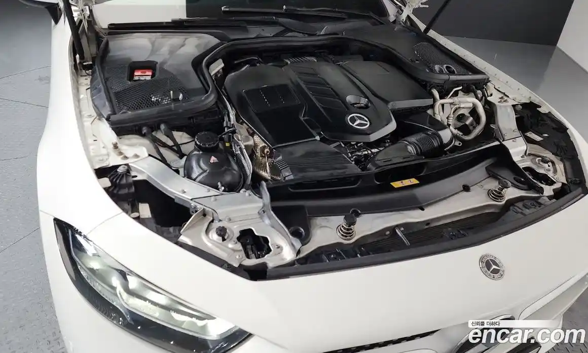 Mercedes-Benz CLS-Class 2020 1.9 Автомат в Москве № 160403, фото 3