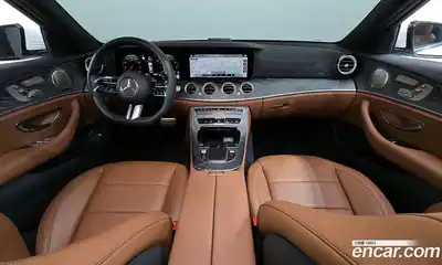 Mercedes-Benz E-Class 2021 2.0 Автомат в Москве № 160445, миниатюра 2