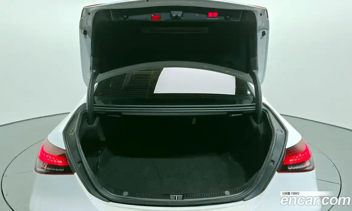 Mercedes-Benz E-Class 2021 2.0 Автомат в Москве № 160445, фото 9