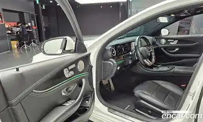 Mercedes-Benz E-Class 2022 1.9 Автомат в Москве № 161528, миниатюра 12