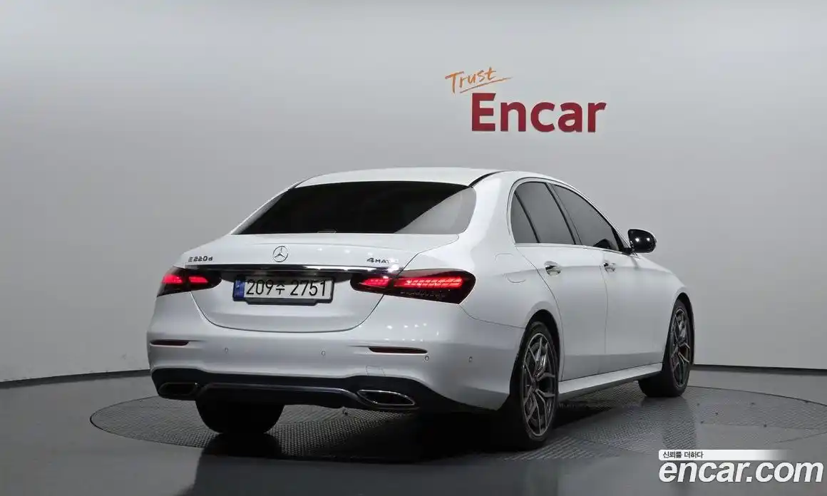 Mercedes-Benz E-Class 2022 1.9 Автомат в Москве № 161528, фото 4