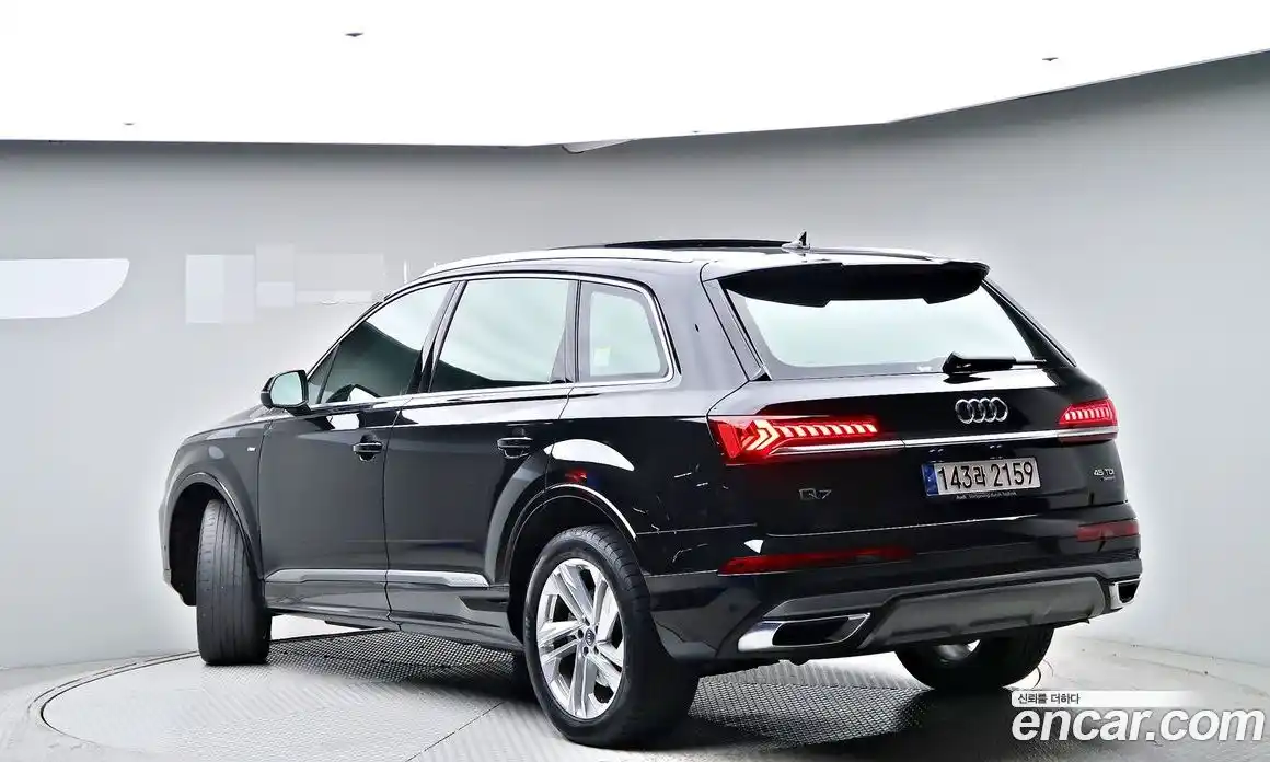 Audi Q7 2021 3.0 Автомат в Москве № 163927, фото 4
