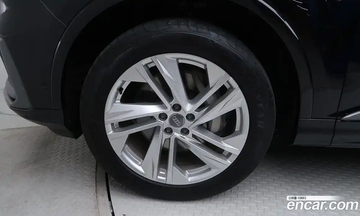 Audi Q7 2021 3.0 Автомат в Москве № 163927, фото 5