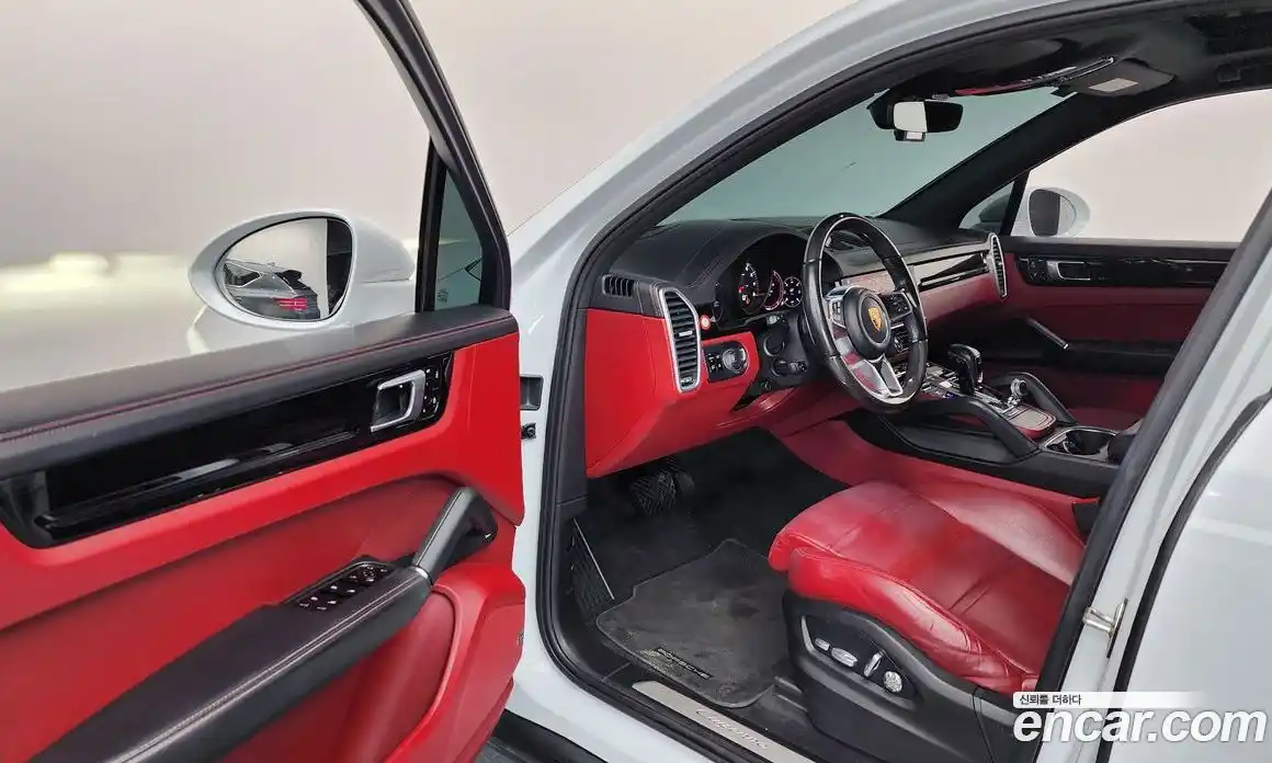 Porsche Cayenne 2021 3.0 Автомат в Москве № 165622, фото 4