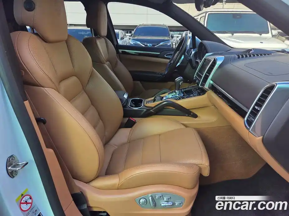 Porsche Cayenne 2015 4.1 Автомат в Москве № 165915, фото 12