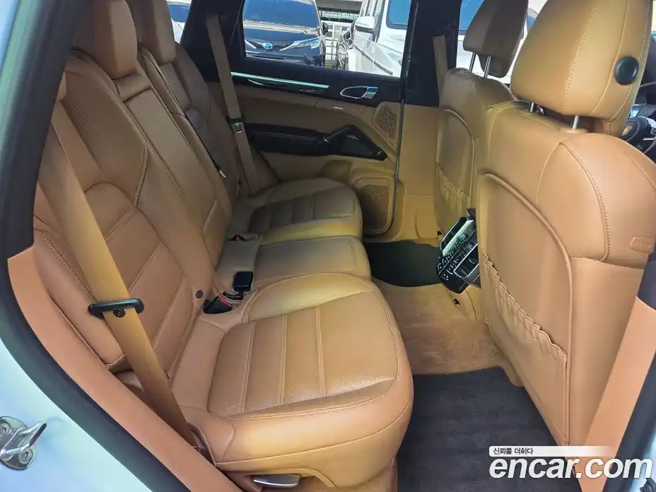 Porsche Cayenne 2015 4.1 Автомат в Москве № 165915, фото 13