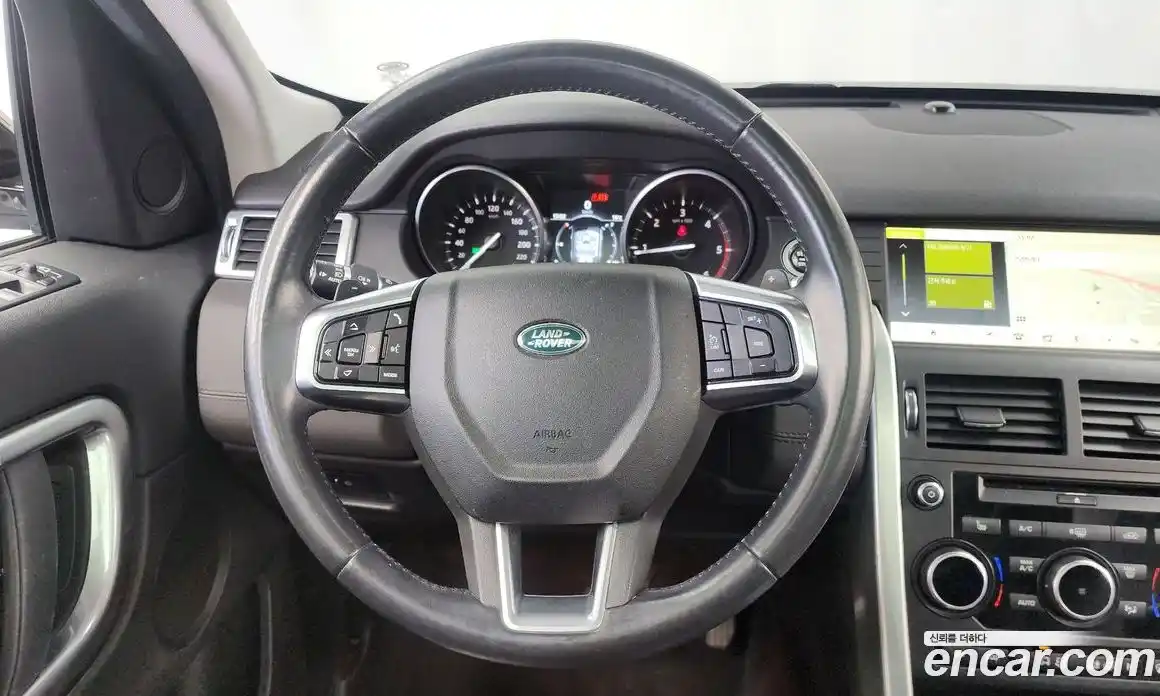 Land Rover Discovery Sport 2017 2.0 Автомат в Москве № 166355, фото 15