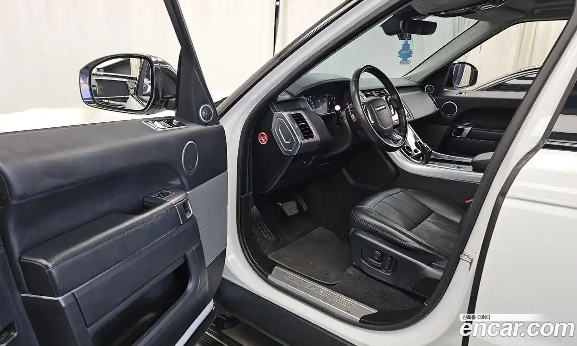 Land Rover Range-Rover Sport 2018 3.0 Автомат в Москве № 166672, фото 16