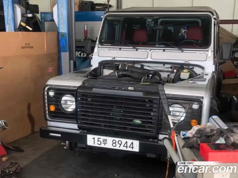 Land Rover Defender 2004 2.5 Механическая в Москве № 166879, фото 11