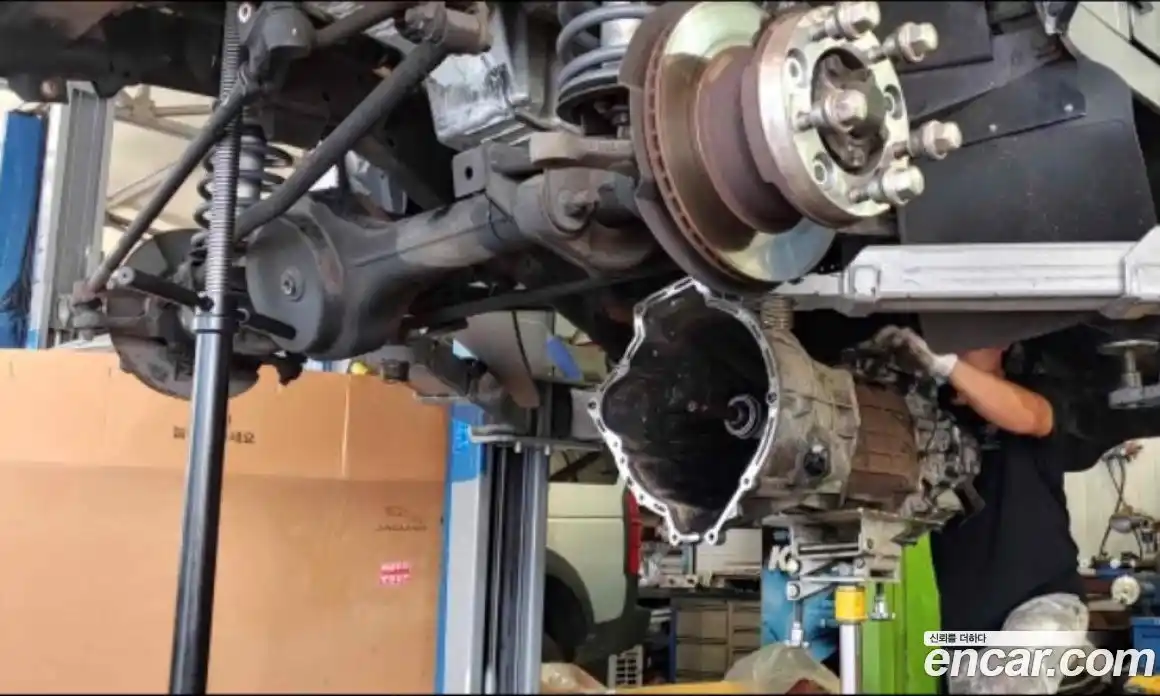 Land Rover Defender 2004 2.5 Механическая в Москве № 166879, фото 13