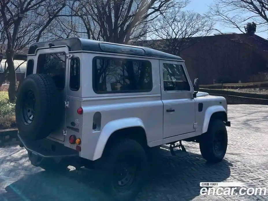Land Rover Defender 2004 2.5 Механическая в Москве № 166879, фото 3