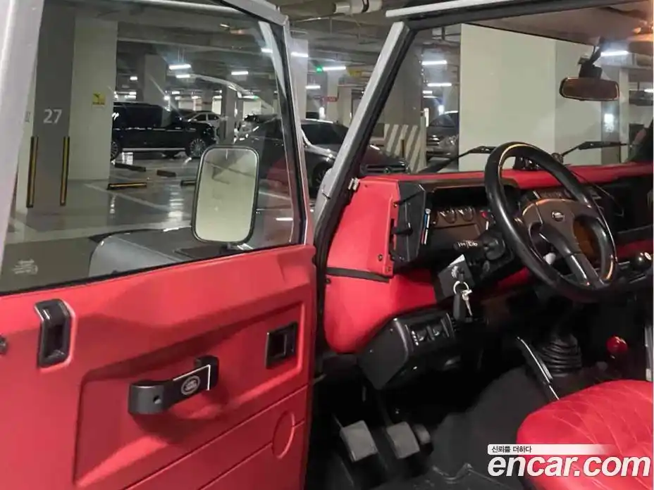 Land Rover Defender 2004 2.5 Механическая в Москве № 166879, фото 8