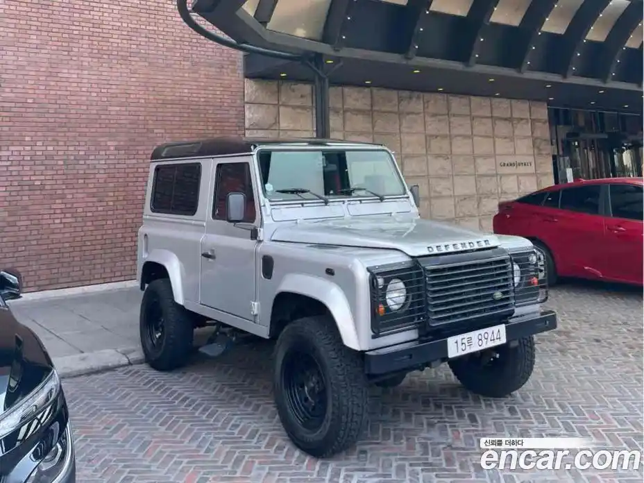 Land Rover Defender 2004 2.5 Механическая в Москве № 166879, фото 10