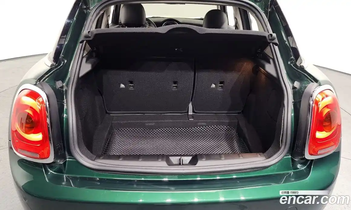 Mini Cooper 2018 1.5 Автомат в Москве № 167210, фото 11