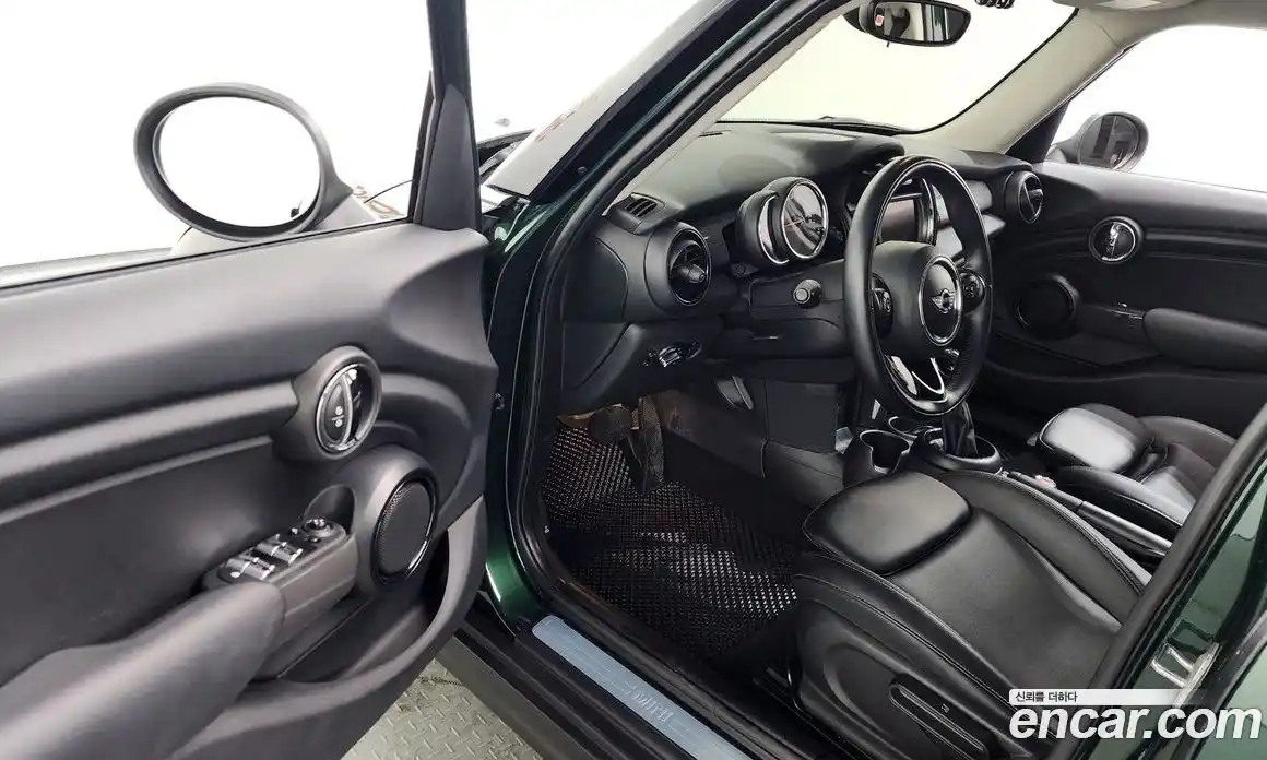 Mini Cooper 2018 1.5 Автомат в Москве № 167210, фото 6