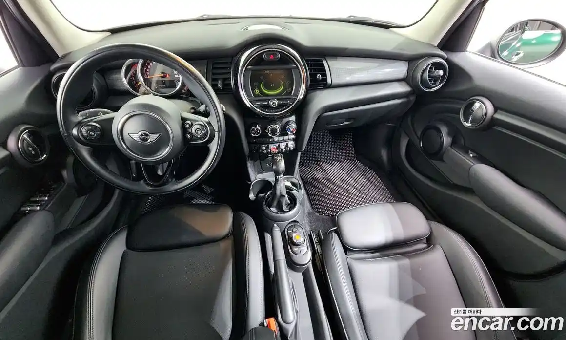 Mini Cooper 2018 1.5 Автомат в Москве № 167210, фото 10