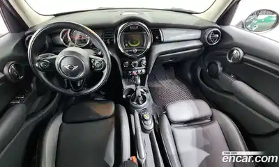 Mini Cooper 2018 1.5 Автомат в Москве № 167210, миниатюра 10