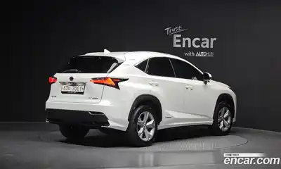 Lexus NX 2017 2.5 Автомат в Москве № 168264, миниатюра 2