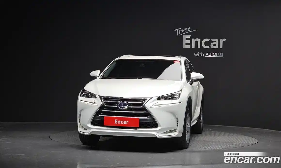 Lexus NX 2017 2.5 Автомат в Москве № 168264, фото 3