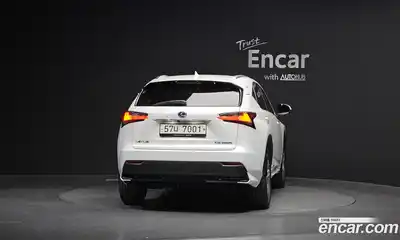 Lexus NX 2017 2.5 Автомат в Москве № 168264, миниатюра 4