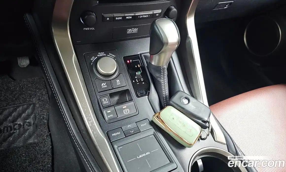 Lexus NX 2017 2.5 Автомат в Москве № 168264, фото 9