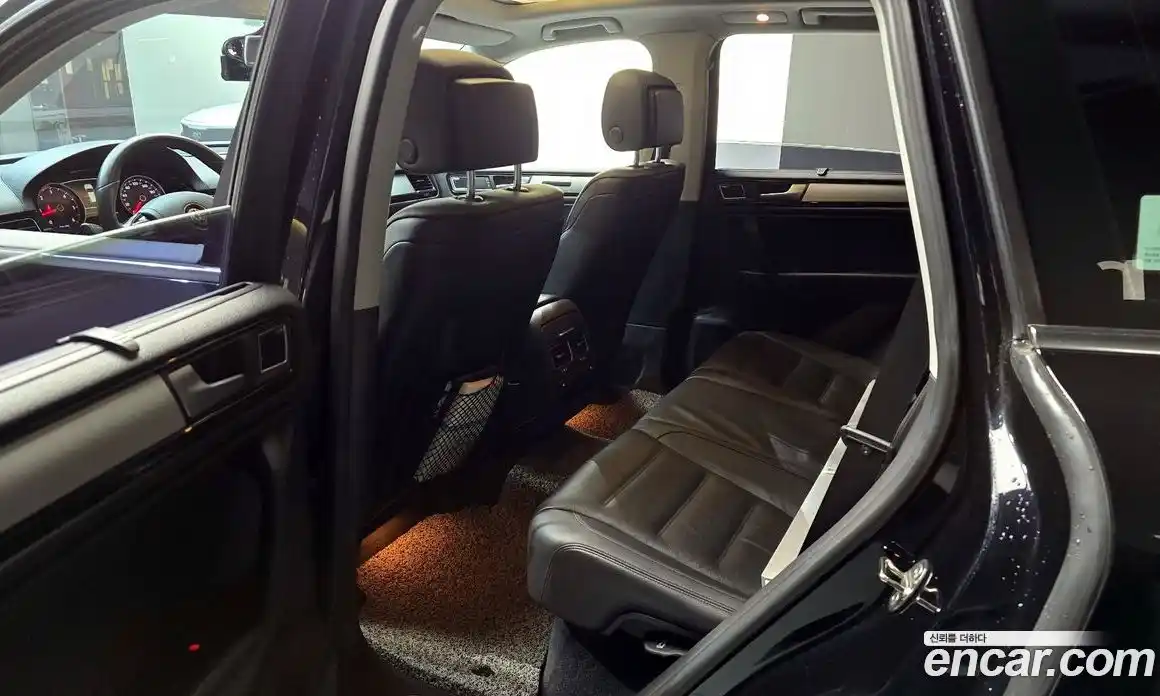 Volkswagen Touareg 2014 4.1 Автомат в Москве № 169012, фото 14