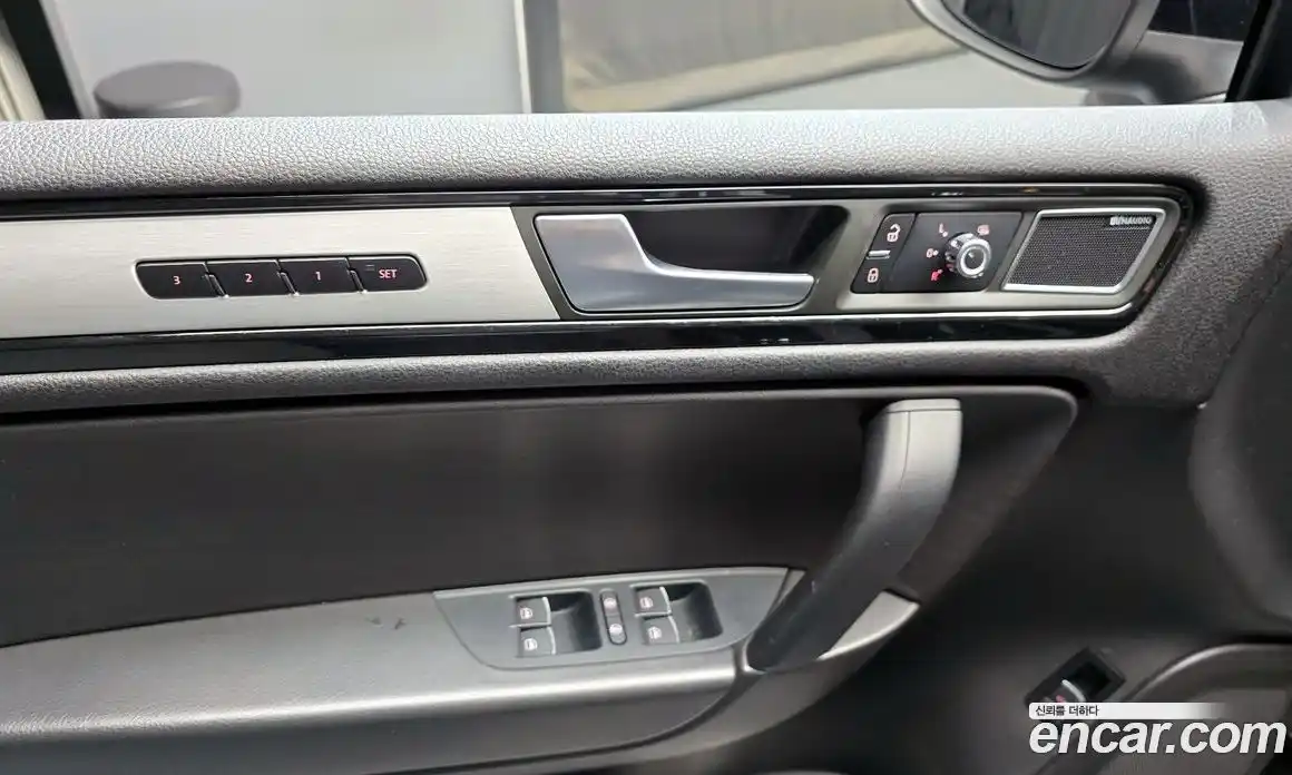 Volkswagen Touareg 2014 4.1 Автомат в Москве № 169012, фото 19