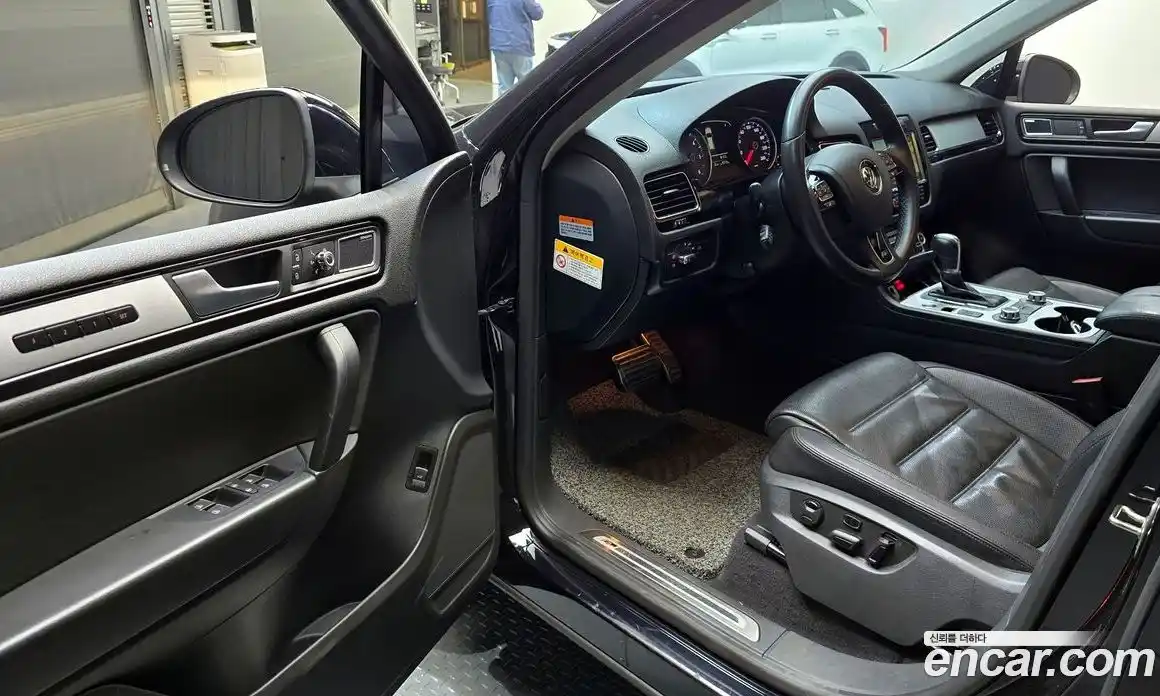 Volkswagen Touareg 2014 4.1 Автомат в Москве № 169012, фото 20